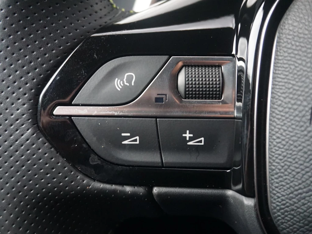 Peugeot 208 – foto 18