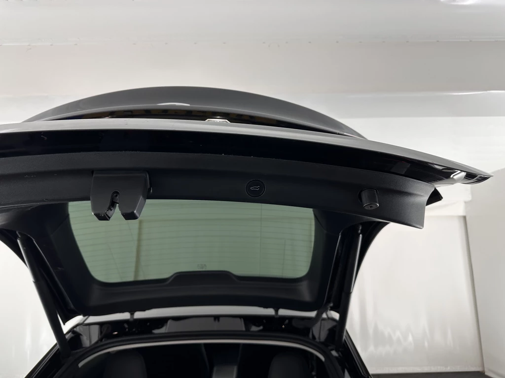 Tesla Model Y – foto 26