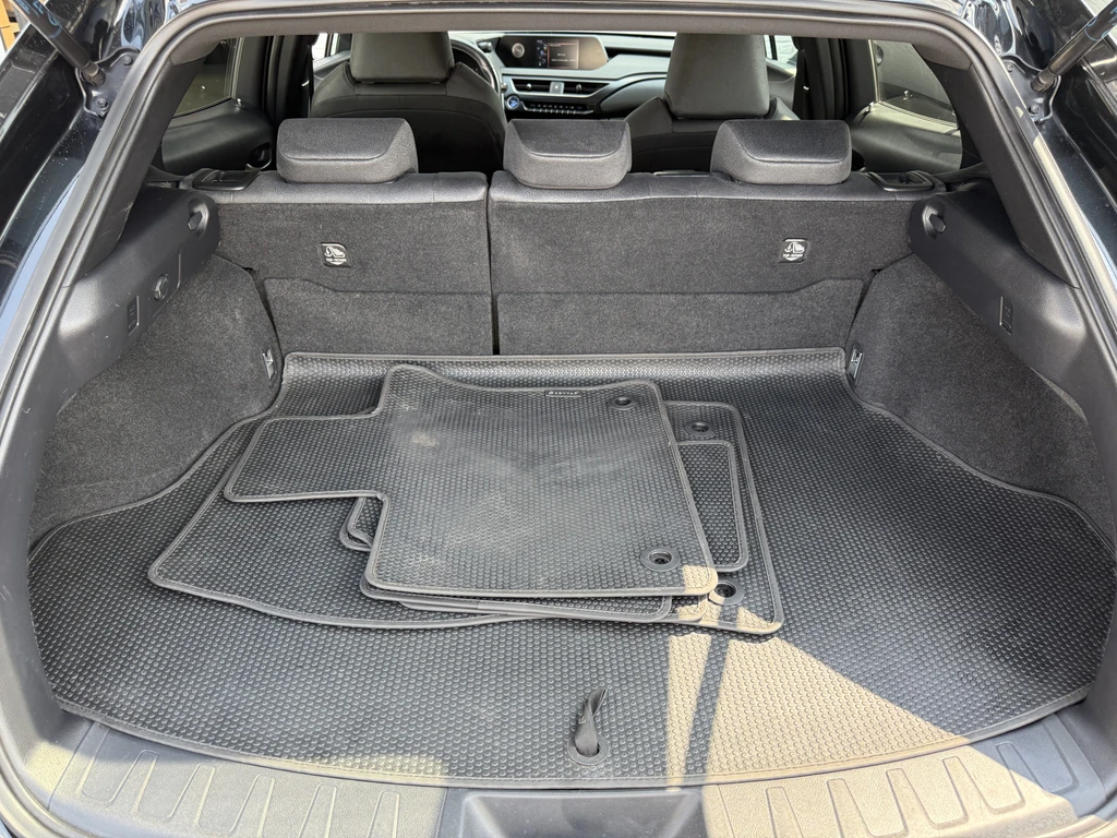 Lexus UX – foto 27