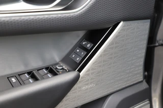 Land Rover Range Rover Velar – thumbnail 12