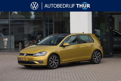 Volkswagen Golf 1.5 TSI Highline 150PK / 110kW DSG, Apple Carplay & Android Auto, LED koplampen, LED achterlichten met dynamische richtingaanwijzers, elektrisch verstel-, verwarm- en inklapbare buitenspiegels (spiegelpakket), draadloze telefoonlader, discover pro navigatie, parkeersensoren voor en achter (PDC), privacy glas, adaptieve cruise control (ACC), 2-zone climatronic, licht- en regensensor etc.