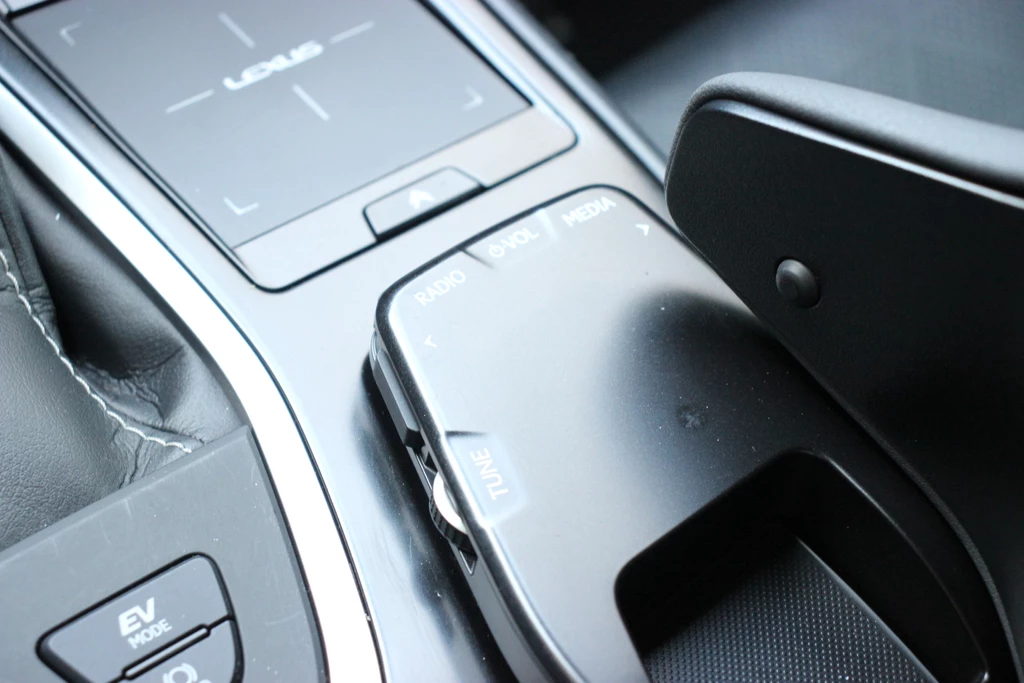 Lexus UX – foto 36