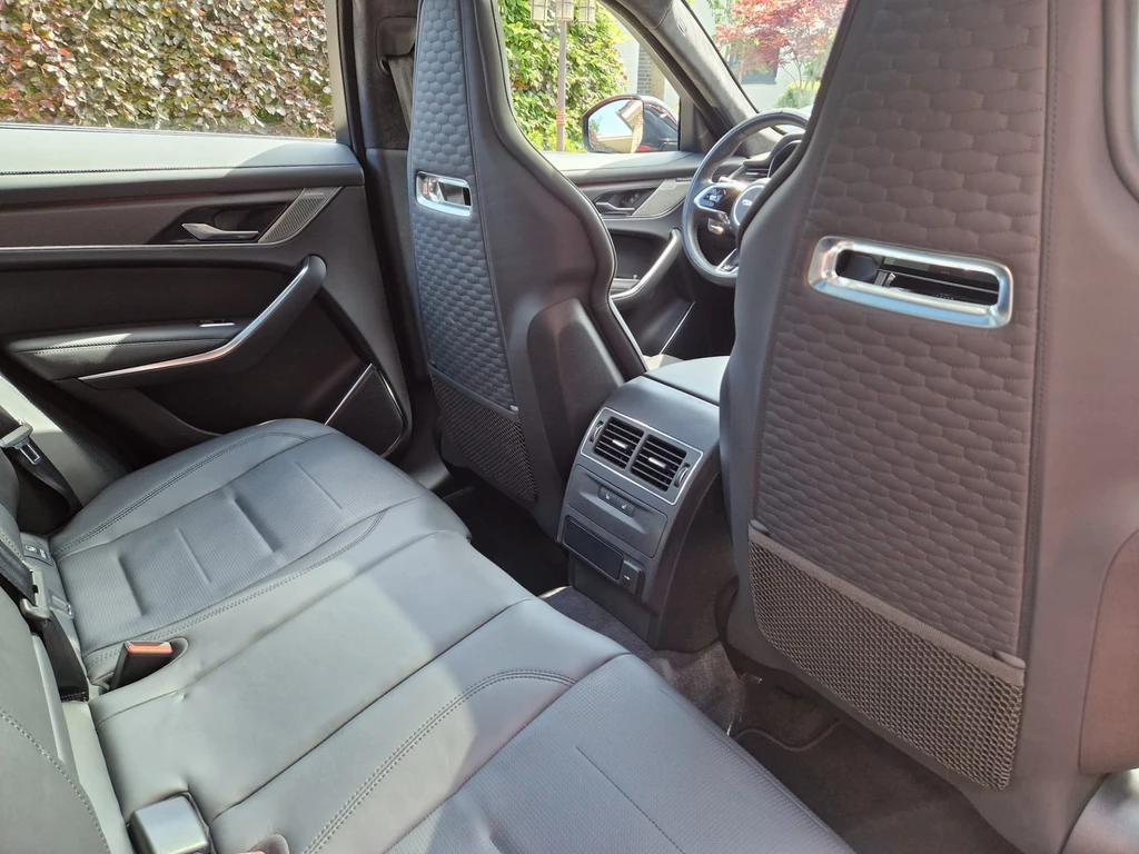 Jaguar F-PACE – foto 11