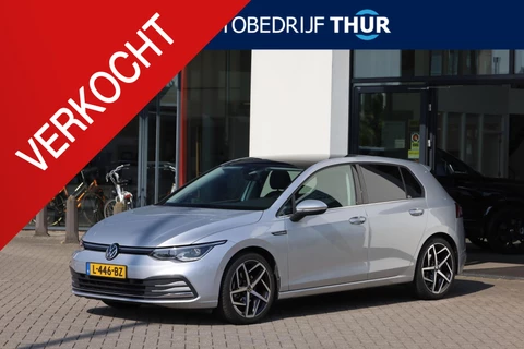 Volkswagen Golf 1.5 eTSI Style NL auto 1e eigenaar nieuw door ons geleverd en onderhouden panoramadak 18" LMV achteruitrijcamera IQ Matrix privacy glas side assist winterpakket discover pro trekhaak klasse III alarm park assist assistentie pakket
