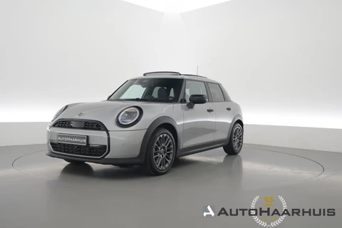 MINI 5-deurs 1.5 Cooper C - Pakket L | Rijklaar! | S/K-Dak | HUD | Harman/Kardon | Cruise | Camera+PDC | Keyless | Stuur- +Stoelverw. | Nav+App.connect | Dodehoek | ACC | LED | 17'' V