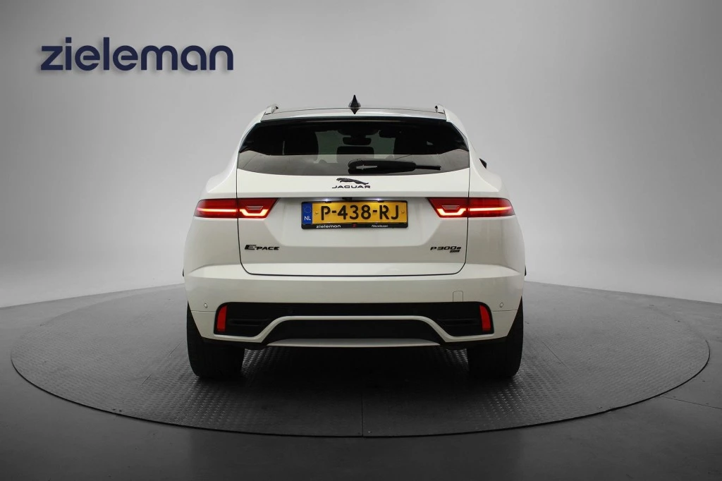 Jaguar E-PACE – foto 4