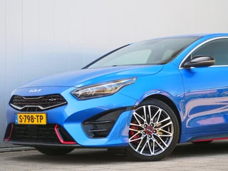 Kia ProCeed – thumbnail 1