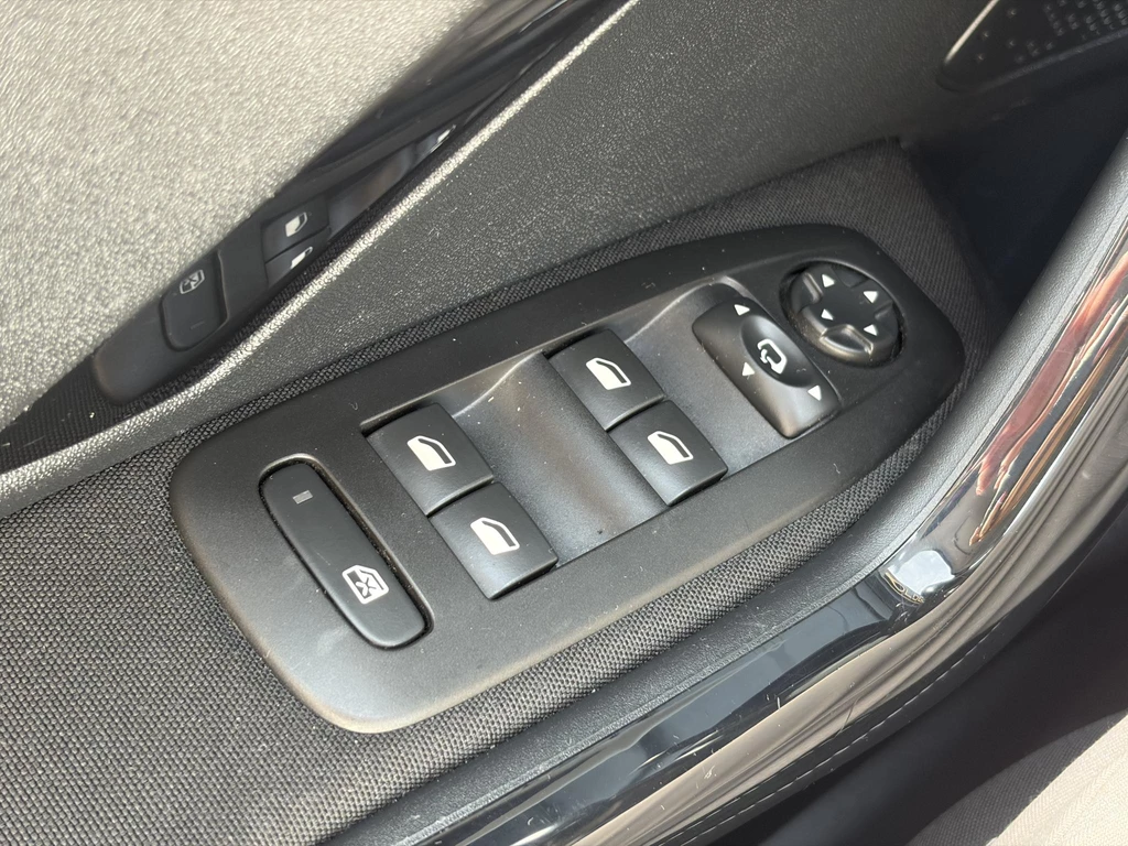 Peugeot 208 – foto 25