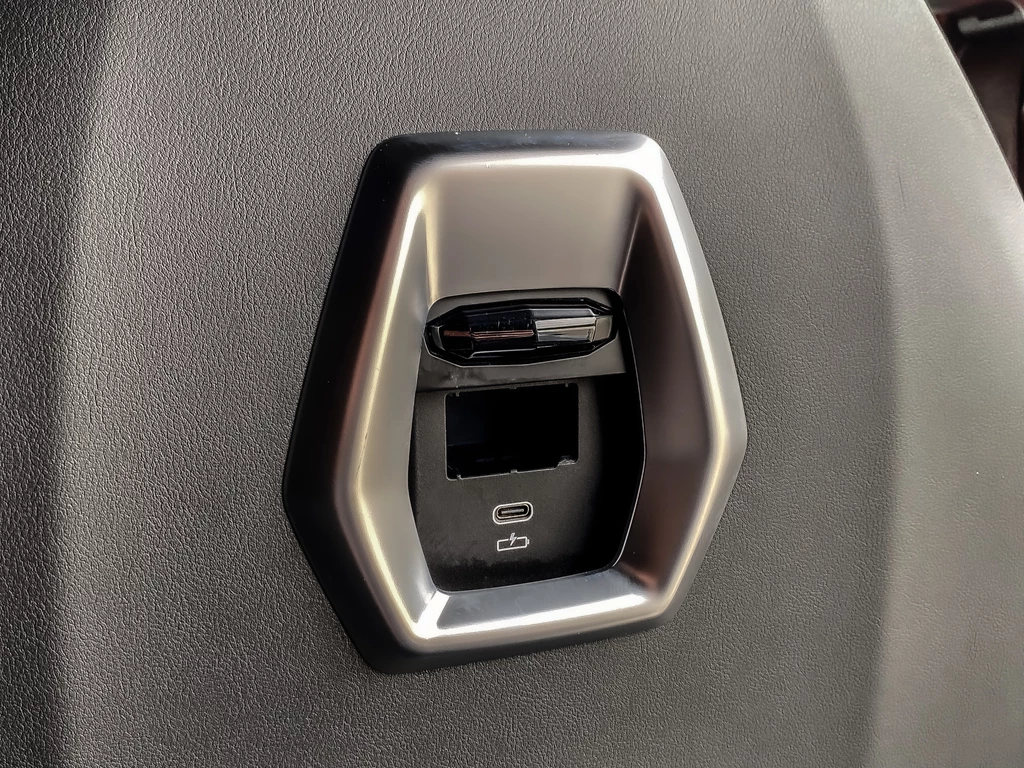 BMW XM – foto 121