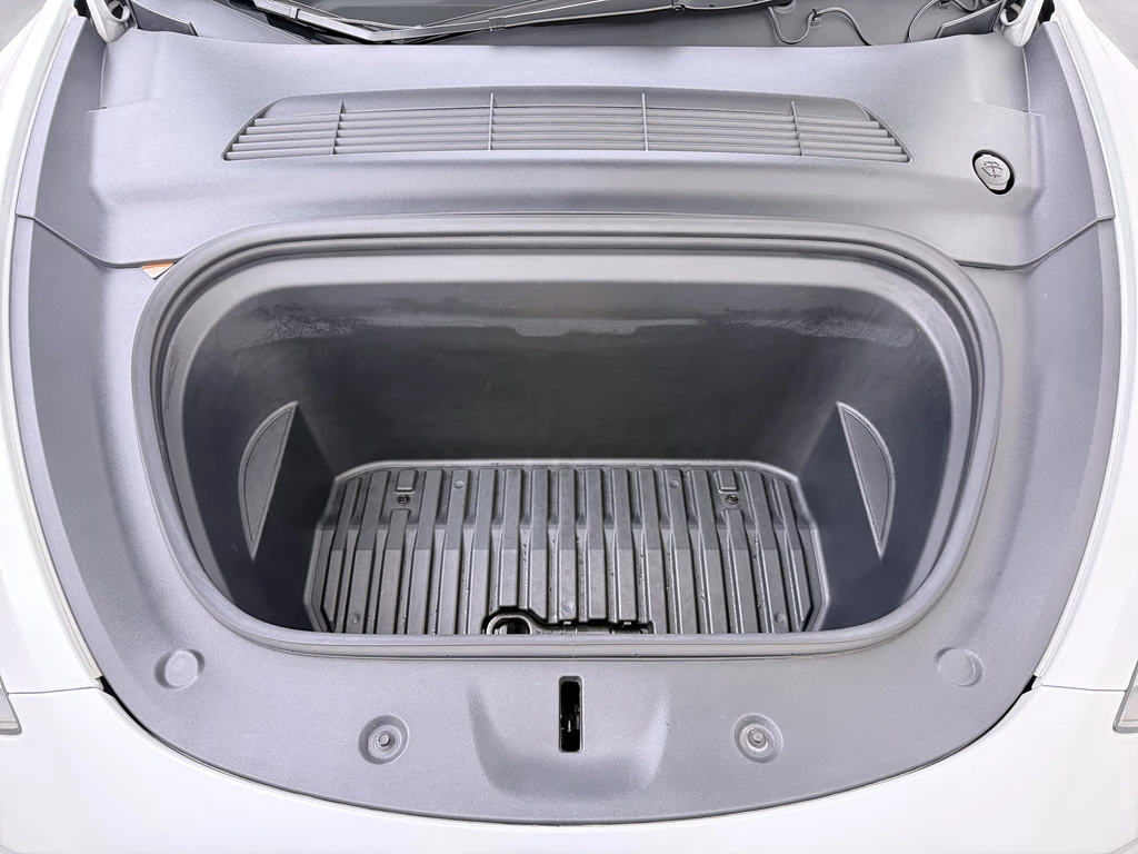 Tesla Model Y – foto 29