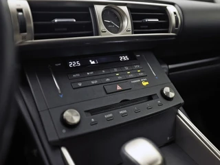Lexus IS – thumbnail 12