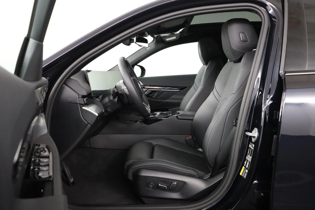 BMW i5 – foto 15