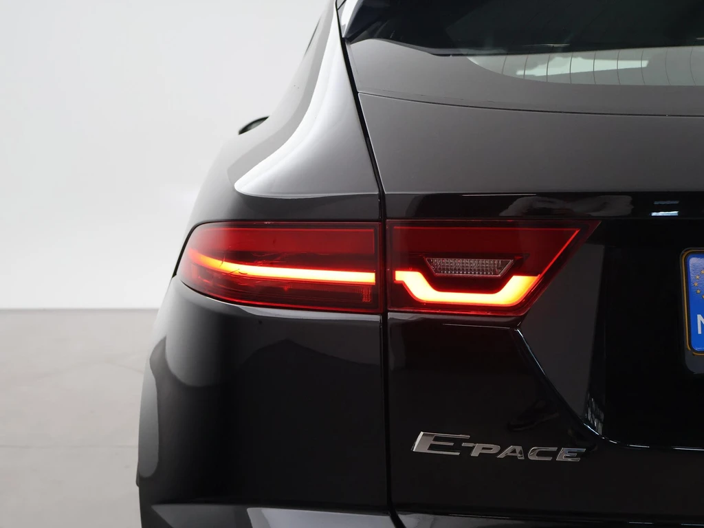 Jaguar E-PACE – foto 21