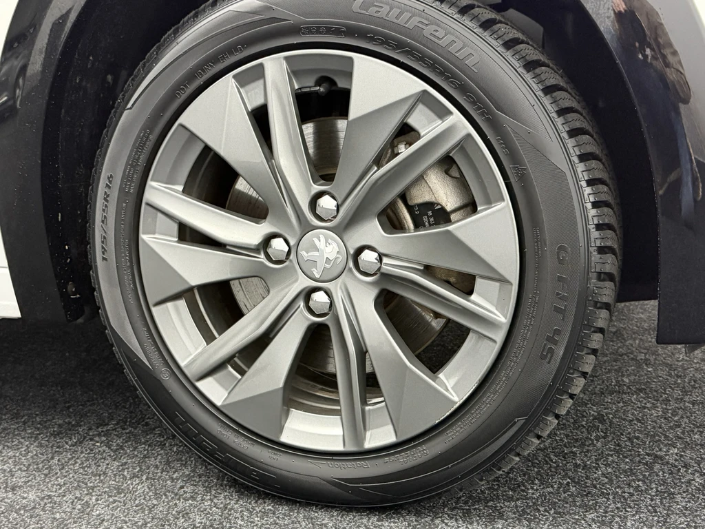 Peugeot e-208 – foto 23