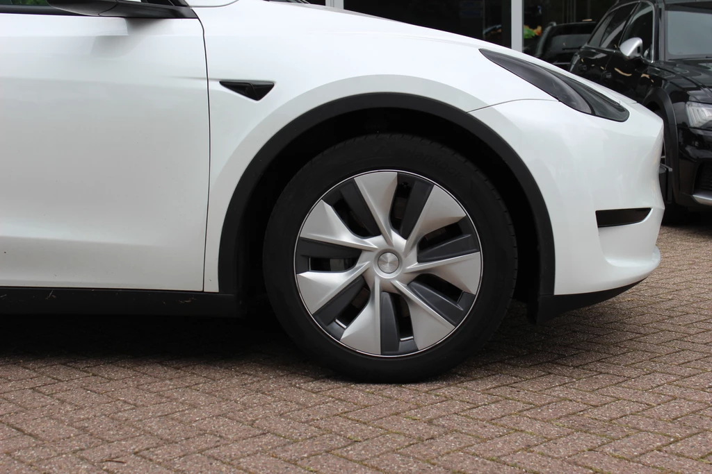 Tesla Model Y – foto 15