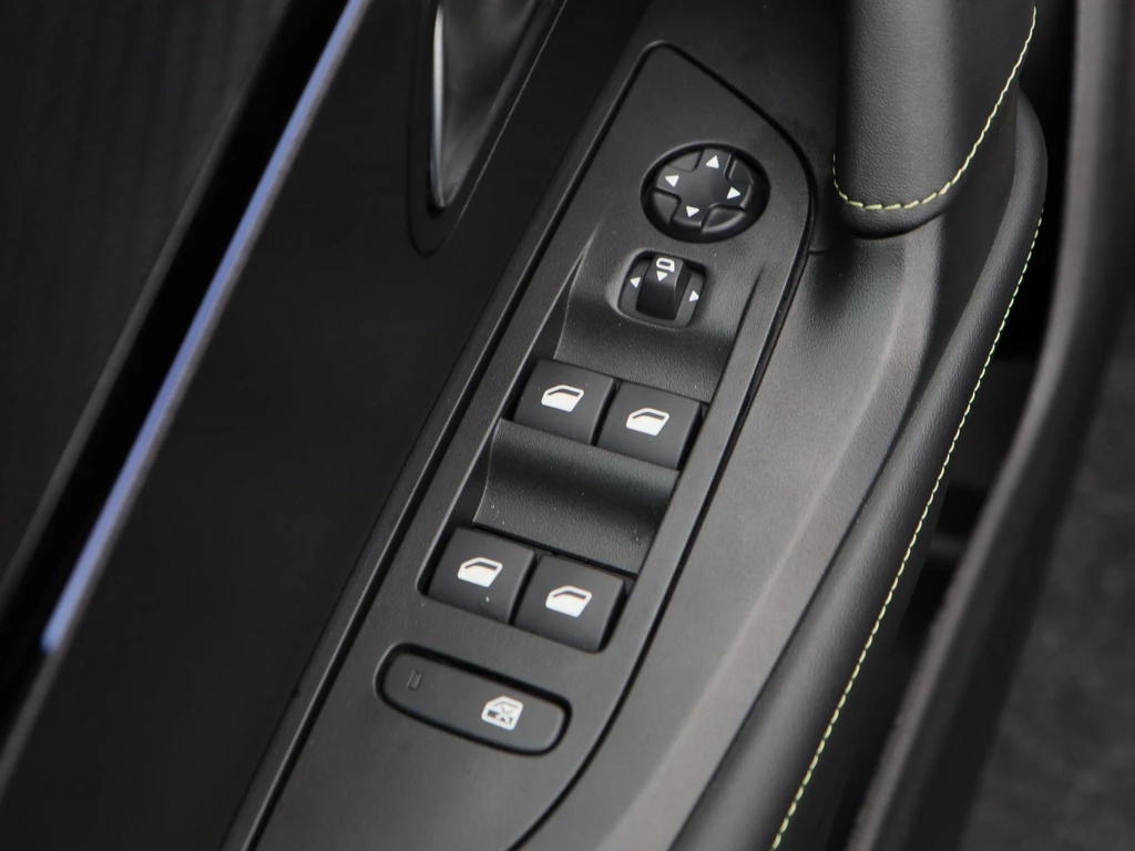 Peugeot e-2008 – foto 19
