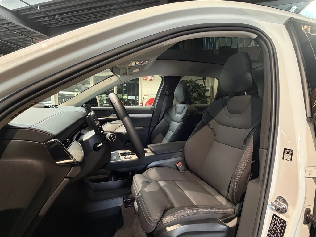 Volvo EX90 – foto 11