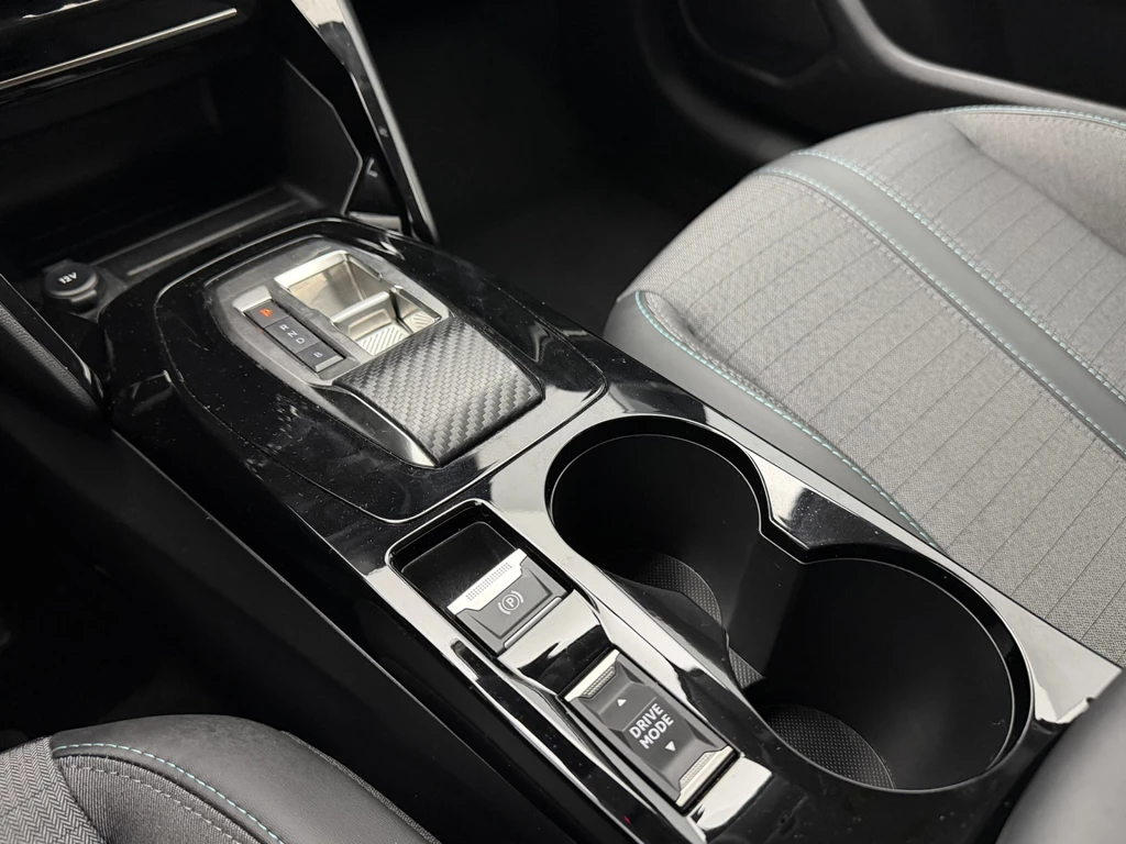 Peugeot e-208 – foto 23
