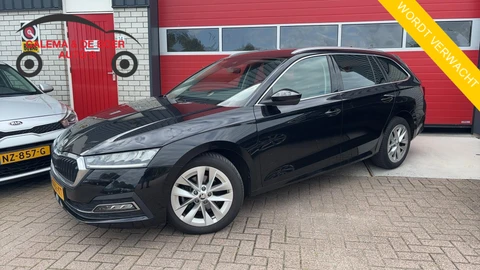 Skoda Octavia Combi 1.0 TSI Business Edition Plus TREKHAAK / STOELVERW / CARPLAY / FULL LED / NAVI / CLIMA / PDC / BLUETOOTH / ACC / NL-AUTO