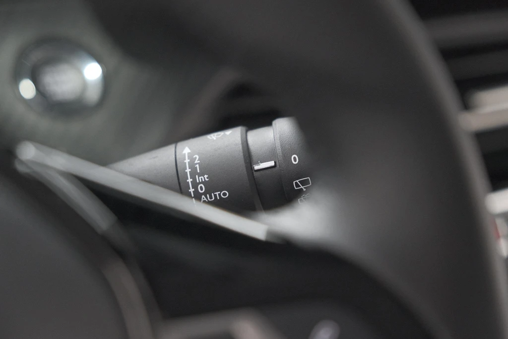Peugeot e-208 – foto 42