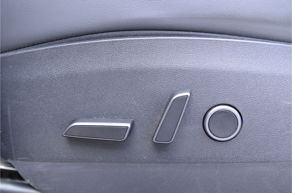 Tesla Model Y – foto 8