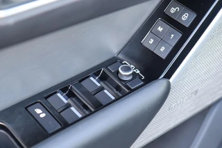 Land Rover Range Rover Velar – thumbnail 28