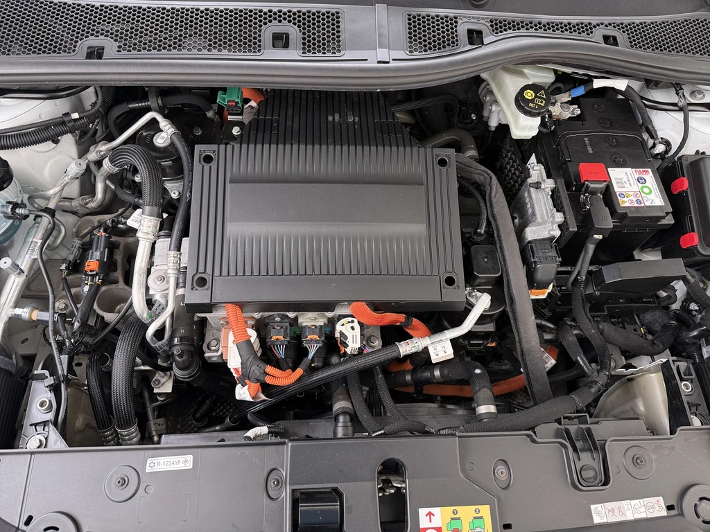 Peugeot e-208 – foto 37