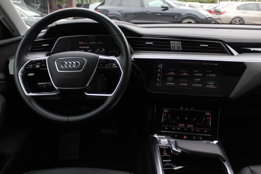 Audi e-tron – foto 12