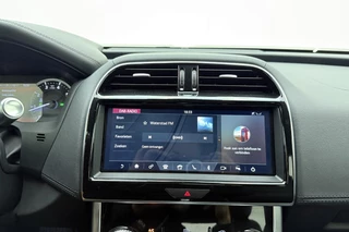 Jaguar XE – thumbnail 27