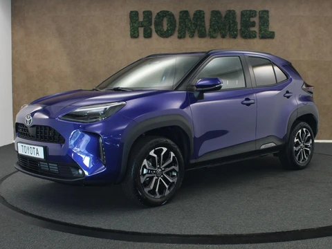 Toyota Yaris Cross 1.5 Hybrid 130 Dynamic - NIEUWE AUTO DIRECT UIT VOORRAAD LEVERBAAR - DODEHOEKDETECTIE - APPLE CARPLAY/ ANDROID AUTO - PARKEERSENSOREN VOOR/ACHTER - CLIMATE CONTROL - VOORRUITVERWARMING - STUURVERWARMING - STOELVERWARMING - ADAPTIEVE CRUISE CONTROL - CAMERA - DAB AUDIO