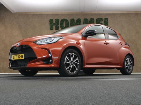 Toyota Yaris 1.5 Hybrid EXECUTIVE - APPLE CARPLAY/ANDROID AUTO - ADAPTIEVE CRUISE CONTROL - NAVIGATIESYSTEEM FULL MAP - ACHTERUITRIJCAMERA - KEYLESS ENTRY - KEYLESS START - PARKEERSENSOREN VOOR & ACHTER - AUTOMATISCHE AIRCO - 16" LICHTMETALEN VELGEN - STOEL & STUUR VERWARMING - HEAD UP DISPLAY