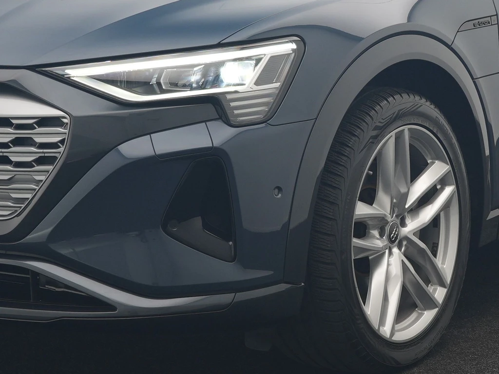 Audi Q8 e-tron – foto 17