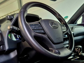 Lexus UX – thumbnail 42