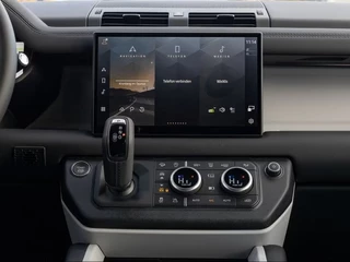 Land Rover Defender – thumbnail 8