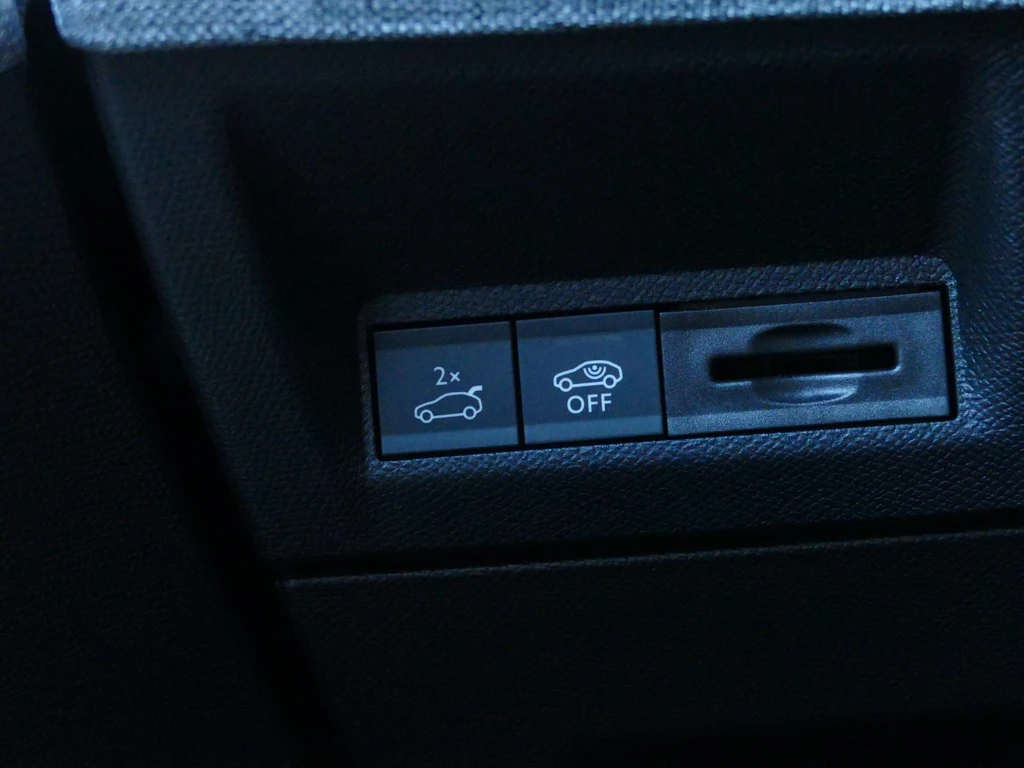 Peugeot e-3008 – foto 25