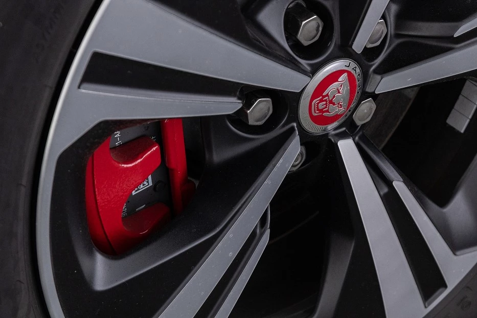 Jaguar E-PACE – foto 58