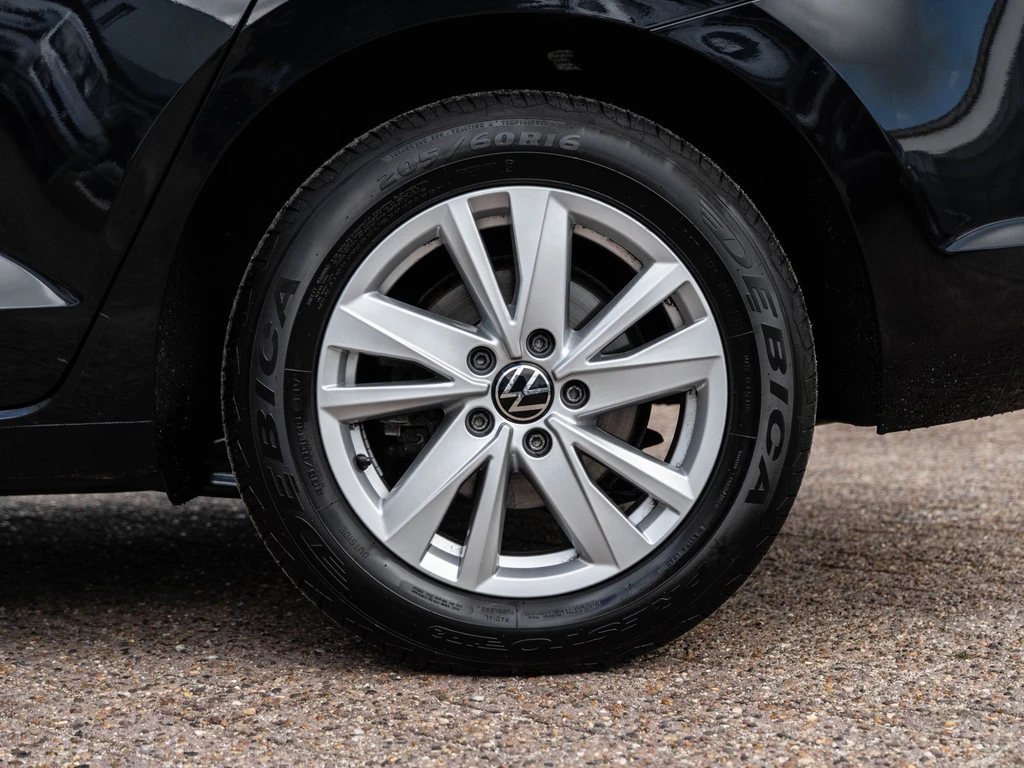 Volkswagen Touran – foto 11