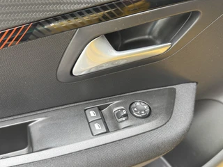Peugeot 208 – thumbnail 12
