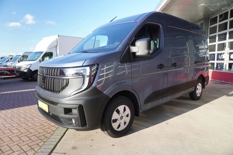 Renault Master T35 2.0 dCi 170PK L2H2 Extra Schuifdeur L / R Nr. V069 | Climate | Navi | Cruise | Trekhaak | Betimmering