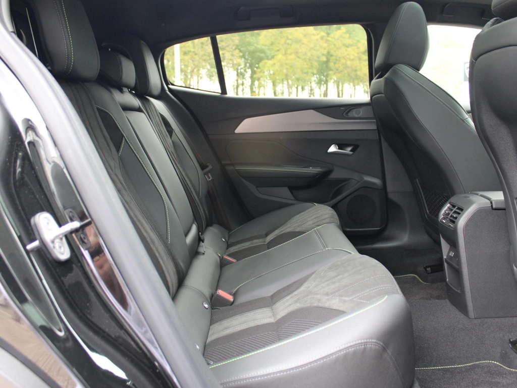 Peugeot 408 – foto 16