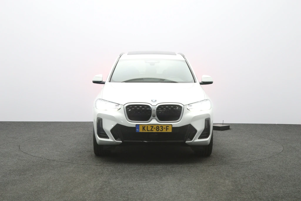 BMW iX3 – foto 8
