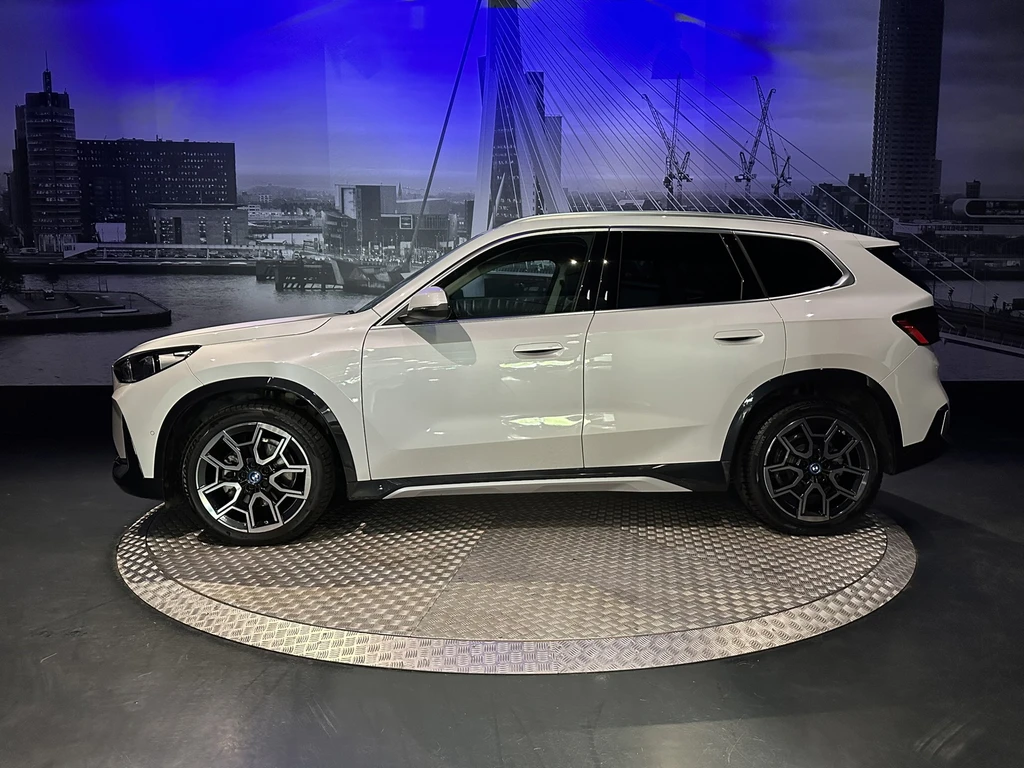 BMW iX1 – foto 4