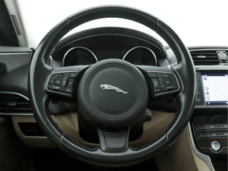 Jaguar XE – thumbnail 16