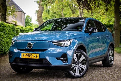 Volvo C40 Recharge Twin Ultimate 78 kWh Panoramadak Harman Kardon Trekhaak 360 Camera Pilot Assist