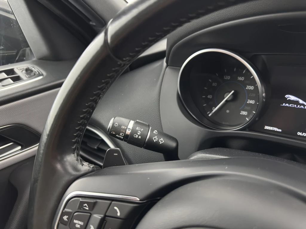 Jaguar F-PACE – foto 21