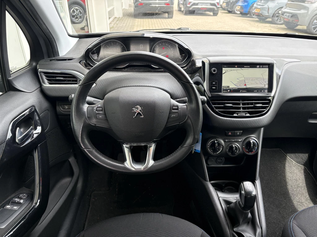 Peugeot 208 – foto 11