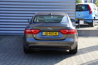 Jaguar XE – thumbnail 3