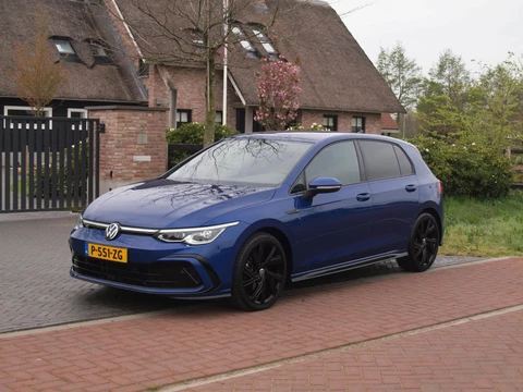 Volkswagen Golf 1.5 eTSI R-Line | Camera | Sfeerverlichting | Apple Carplay | Virtual Cockpit |