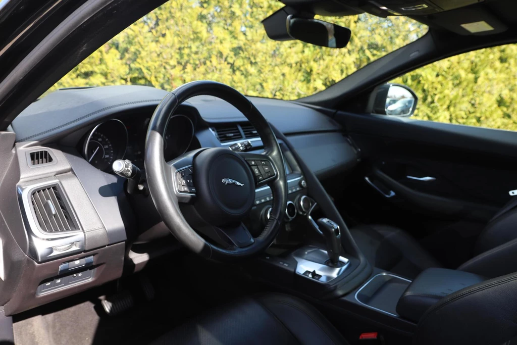 Jaguar E-PACE – foto 5