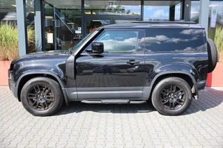 Land Rover Defender – thumbnail 2